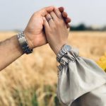 دانلود آهنگ اومدو دستمو‌ گرفت یه دفعه زد زیر دلش