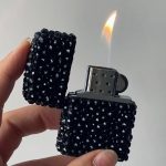 دانلود آهنگ فندک من توی دستاته چسب داره والا