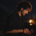 دانلود آهنگ منو تکست به تو هر بار الان گوشیتو بردار